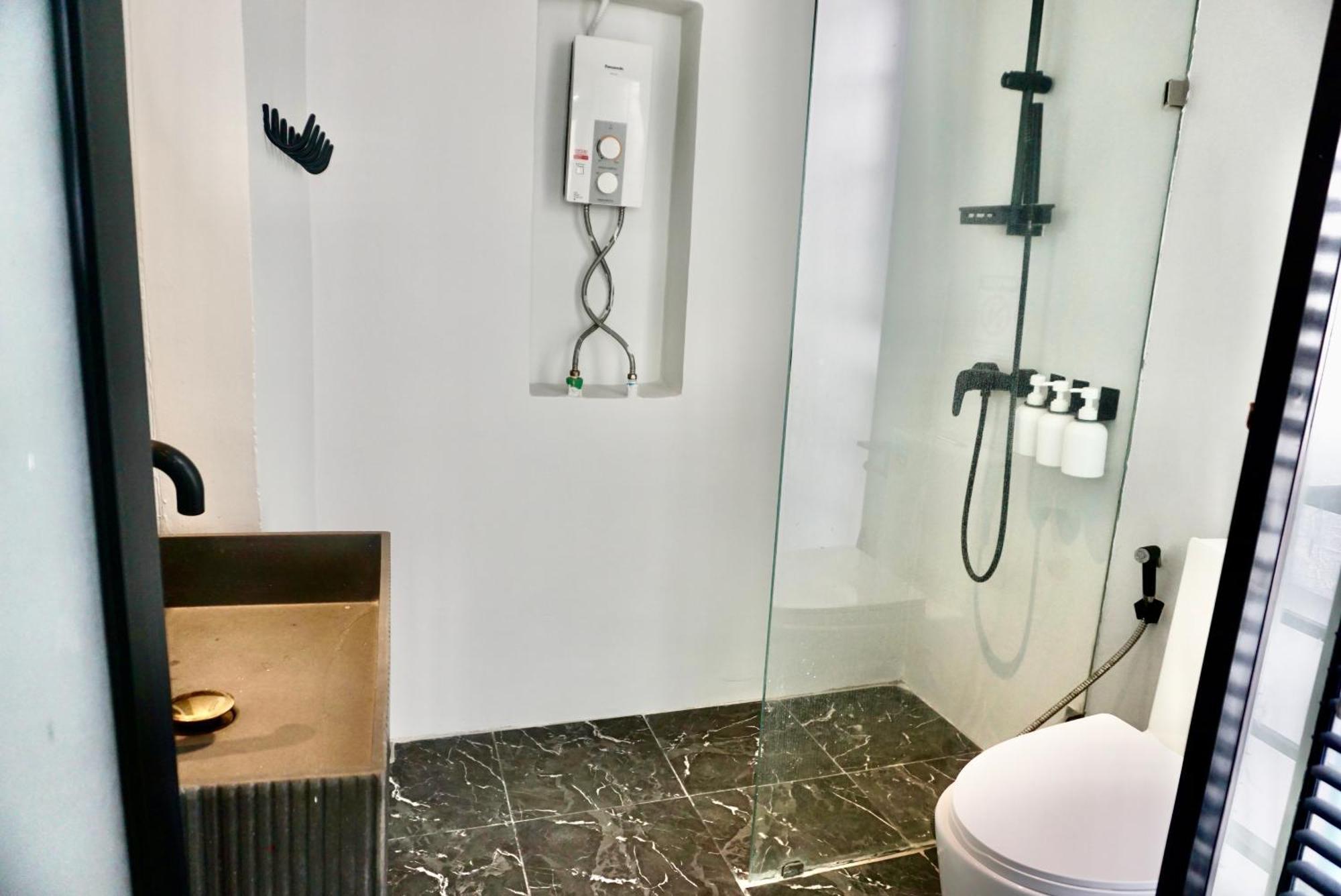 Hip And Funky Apartment Silom Soi 3, With Rooftop View Bangkok Exteriör bild