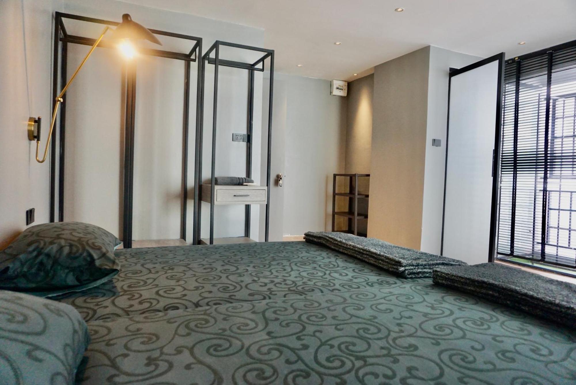 Hip And Funky Apartment Silom Soi 3, With Rooftop View Bangkok Exteriör bild