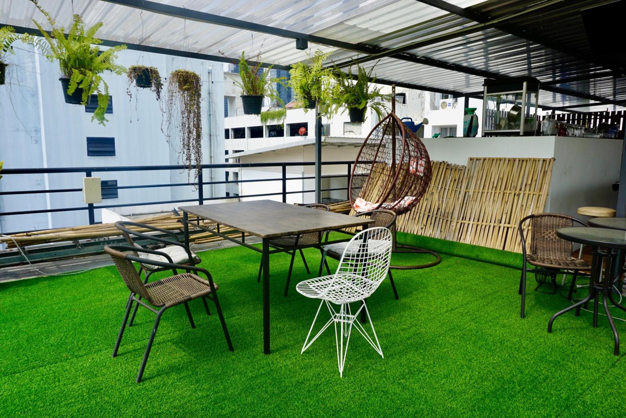 Hip And Funky Apartment Silom Soi 3, With Rooftop View Bangkok Exteriör bild